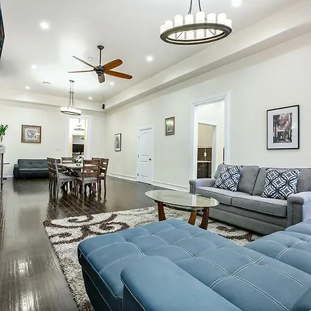 Elegant 4Br Condo In Downtown